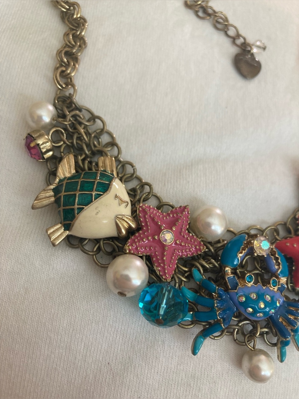 Betsey Johnson Signed Vintage Ocean Beach Necklace Fish Crab Starfish Vacation - Picture 3 of 7